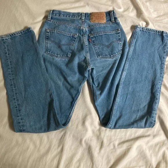 Vintage Levi's 501s made in USA - Picture 6 of 16